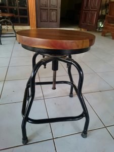 Kursi Cafe Stool Kaki Besi